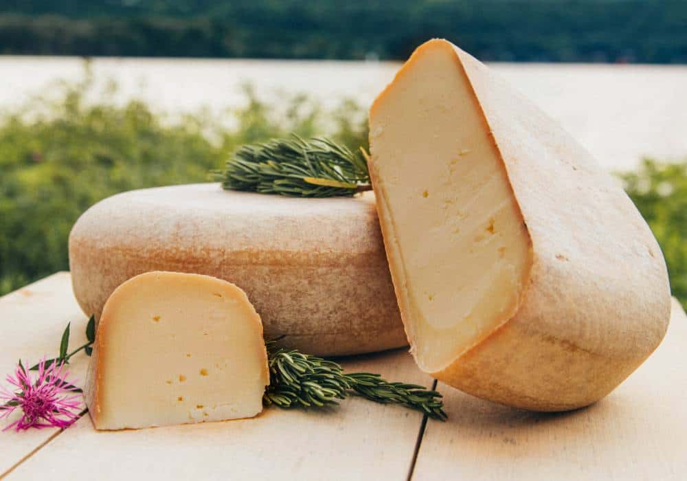 Lively Run Dairy cheese supplier